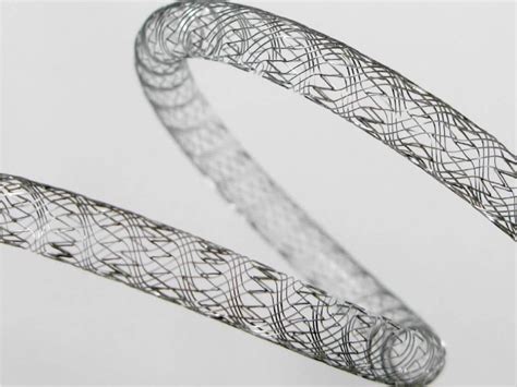  Nitinol: En Revolutionerande Legering för Medicinska Implantat och Smarta Metallsystem!